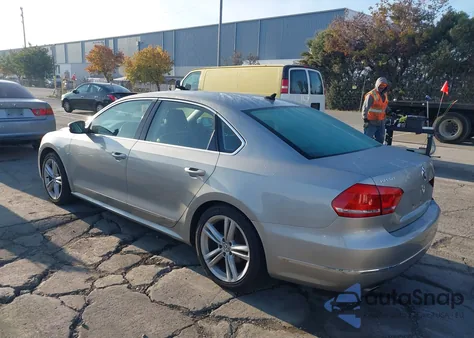 2014 Volkswagen Passat 1.8T Sel Premium from USA, damaged, VIN 1VWCT7A34EC009809